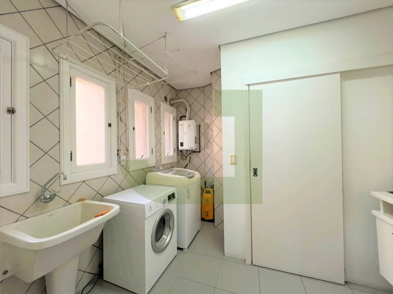 Alugar Apartamento / Padr&atilde;o em S&atilde;o Leopoldo R$ 3.800,00 - Foto 21