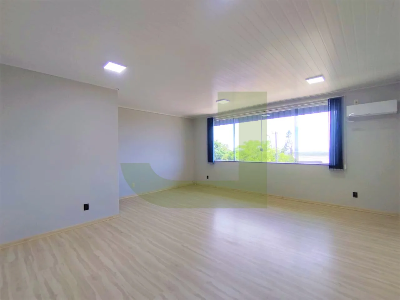 Alugar Comercial / Sala comercial em S&atilde;o Leopoldo R$ 1.115,00 - Foto 1