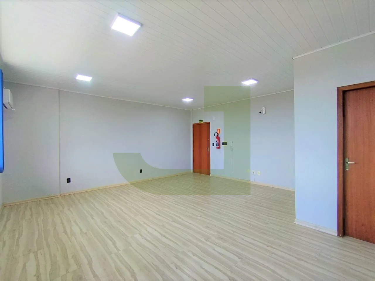 Alugar Comercial / Sala comercial em S&atilde;o Leopoldo R$ 1.115,00 - Foto 4