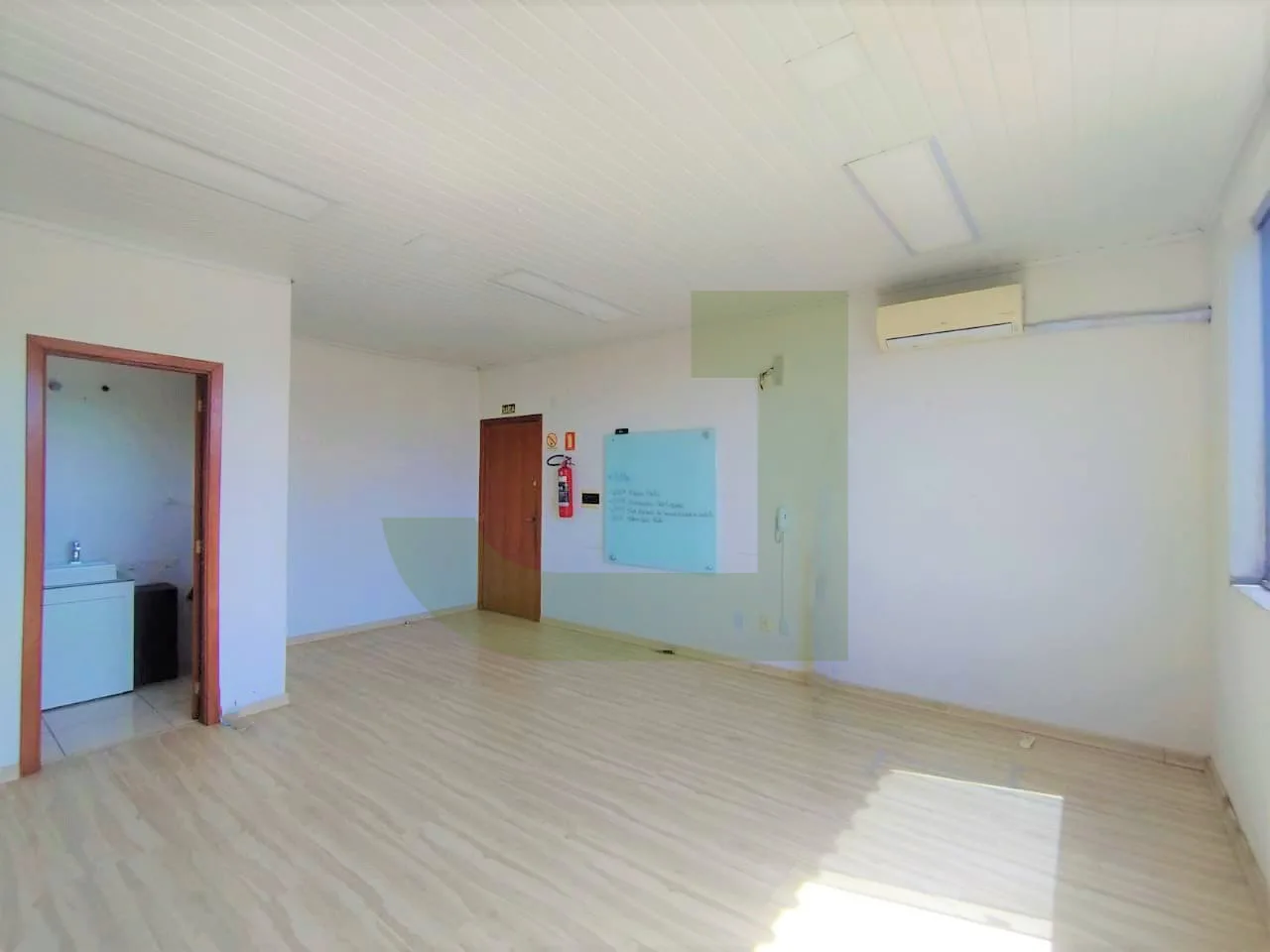 Alugar Comercial / Sala comercial em S&atilde;o Leopoldo R$ 1.115,00 - Foto 3
