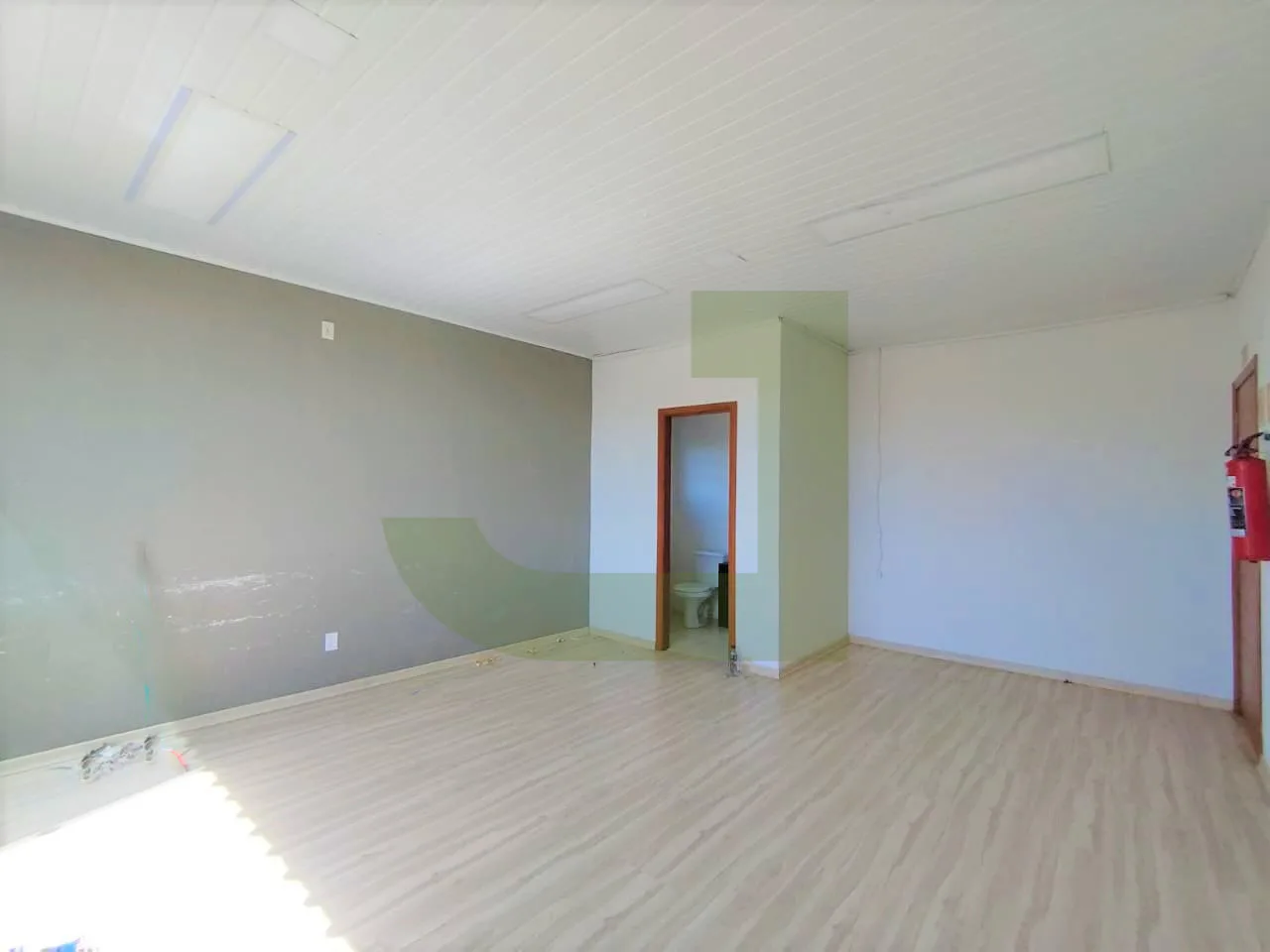 Alugar Comercial / Sala comercial em S&atilde;o Leopoldo R$ 1.115,00 - Foto 4