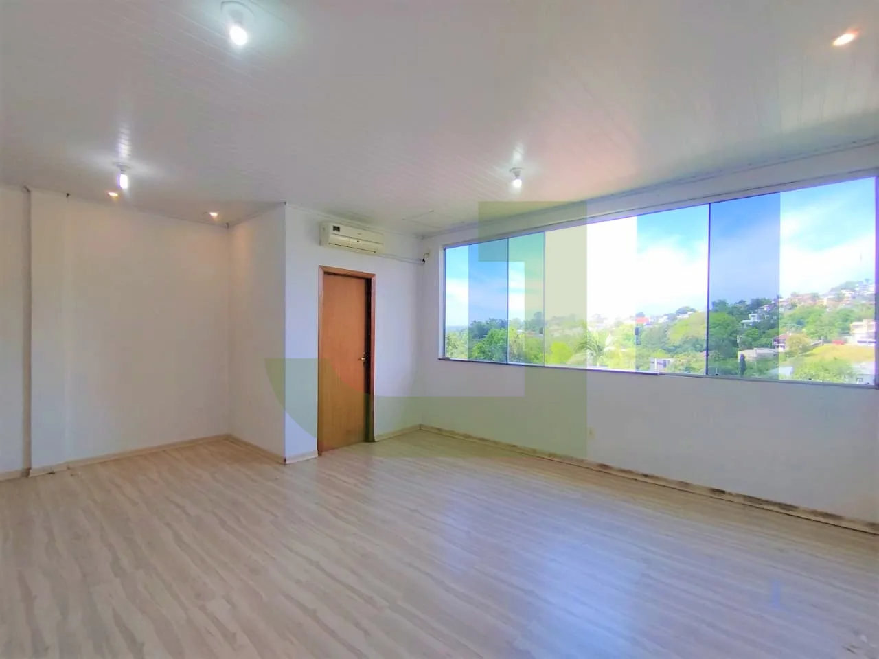 Alugar Comercial / Sala comercial em S&atilde;o Leopoldo R$ 1.115,00 - Foto 1