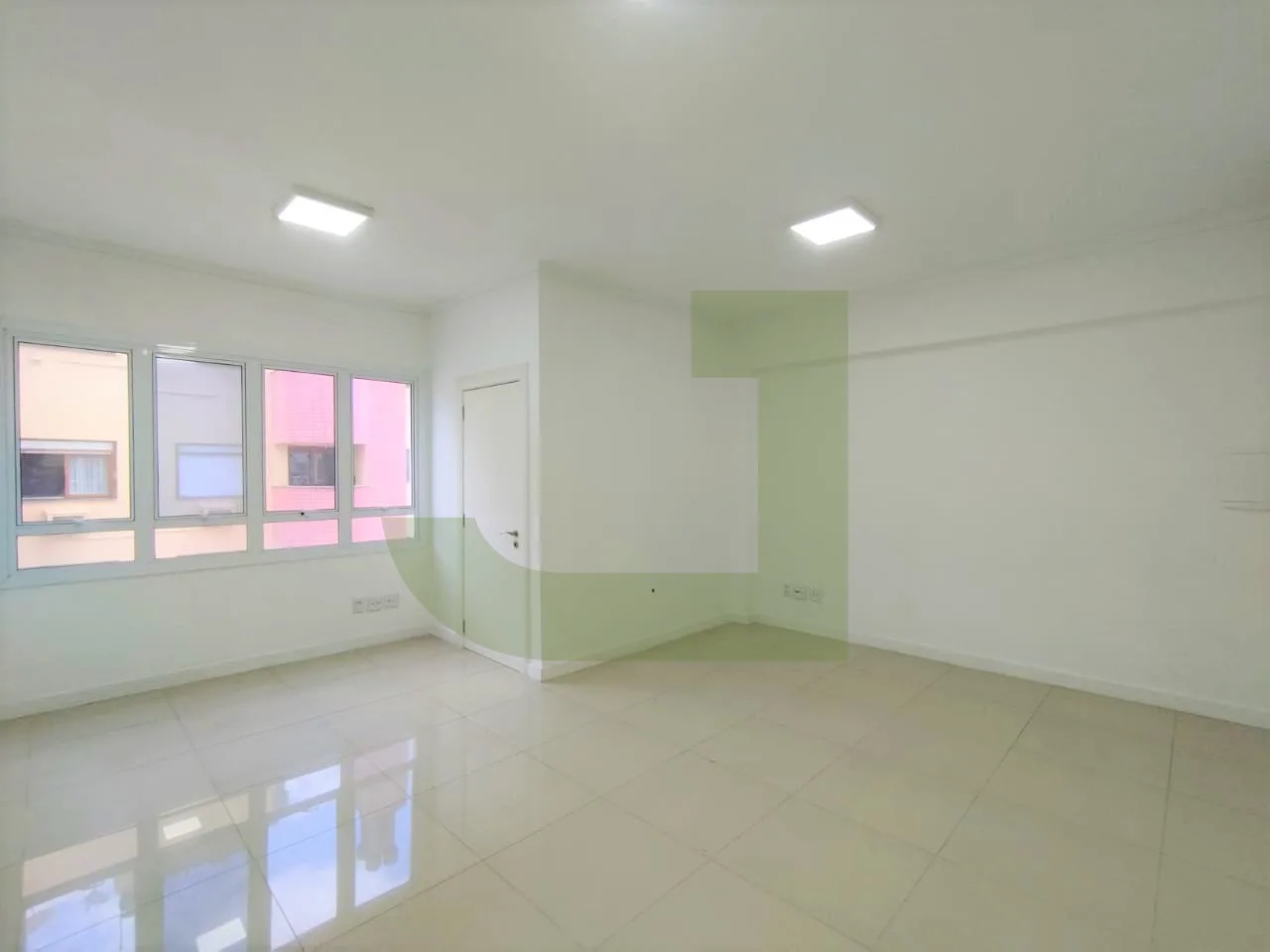 Alugar Comercial / Sala comercial em condom&iacute;nio em S&atilde;o Leopoldo R$ 1.150,00 - Foto 1