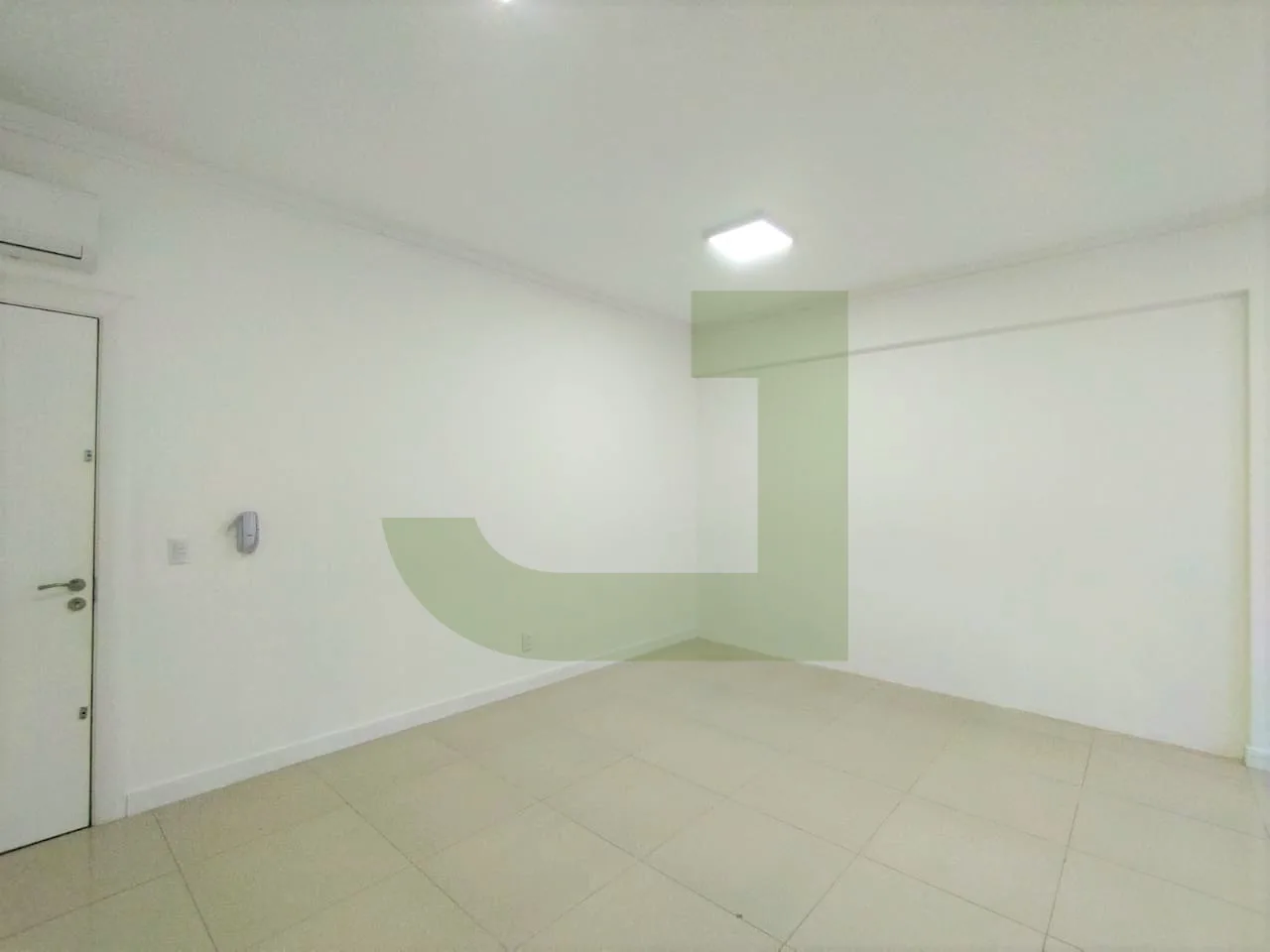 Alugar Comercial / Sala comercial em condom&iacute;nio em S&atilde;o Leopoldo R$ 1.150,00 - Foto 2
