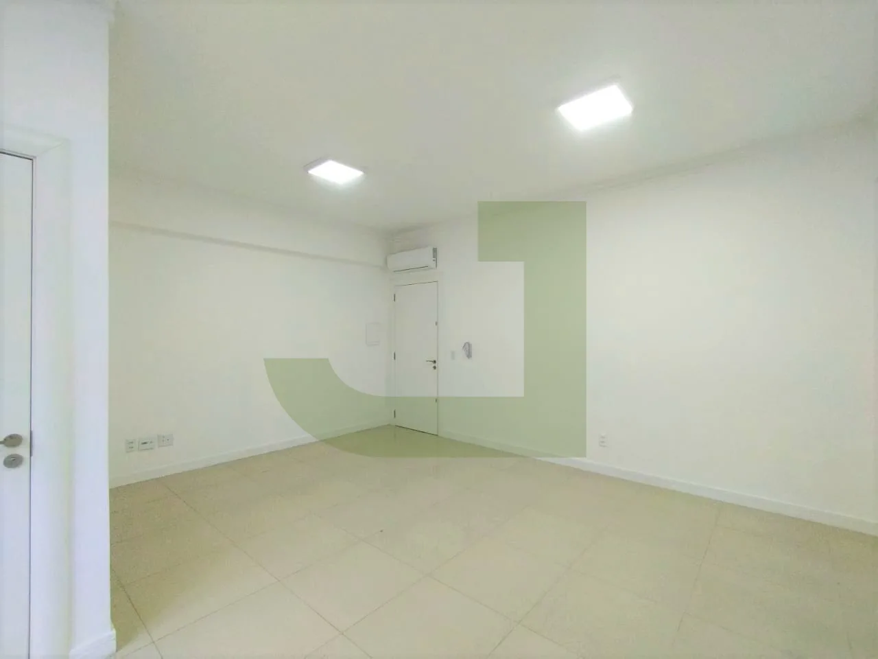 Alugar Comercial / Sala comercial em condom&iacute;nio em S&atilde;o Leopoldo R$ 1.150,00 - Foto 4