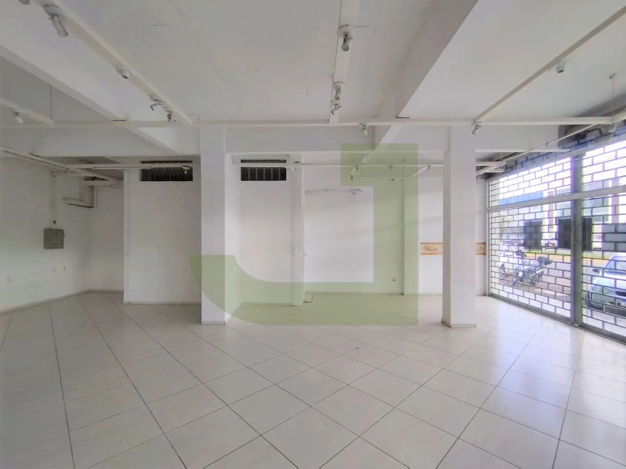 Alugar Comercial / Loja em Condom&iacute;nio em S&atilde;o Leopoldo R$ 4.400,00 - Foto 4