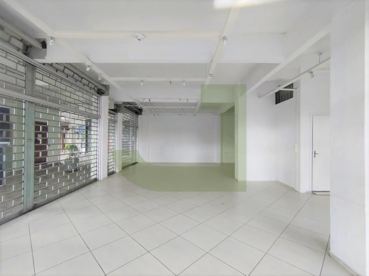 Alugar Comercial / Loja em Condom&iacute;nio em S&atilde;o Leopoldo R$ 4.400,00 - Foto 5