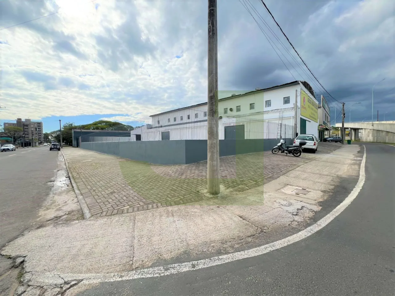 Alugar Comercial / Pavilh&atilde;o em S&atilde;o Leopoldo R$ 7.000,00 - Foto 1