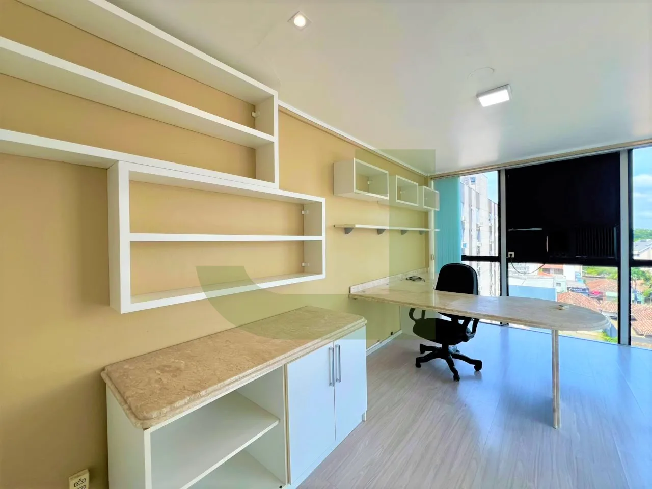 Alugar Comercial / Sala comercial em condom&iacute;nio em S&atilde;o Leopoldo R$ 1.700,00 - Foto 1