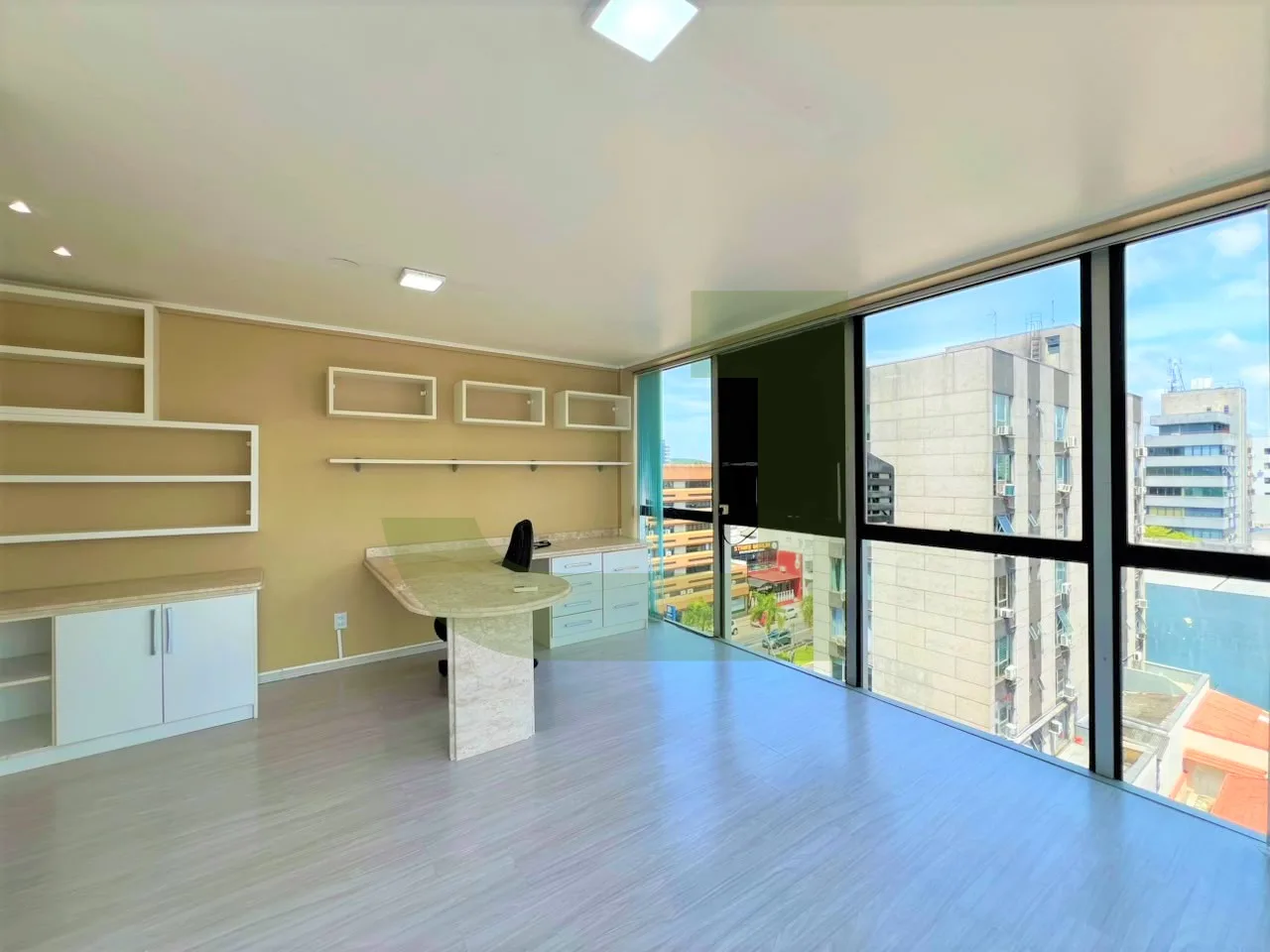 Alugar Comercial / Sala comercial em condom&iacute;nio em S&atilde;o Leopoldo R$ 1.700,00 - Foto 2