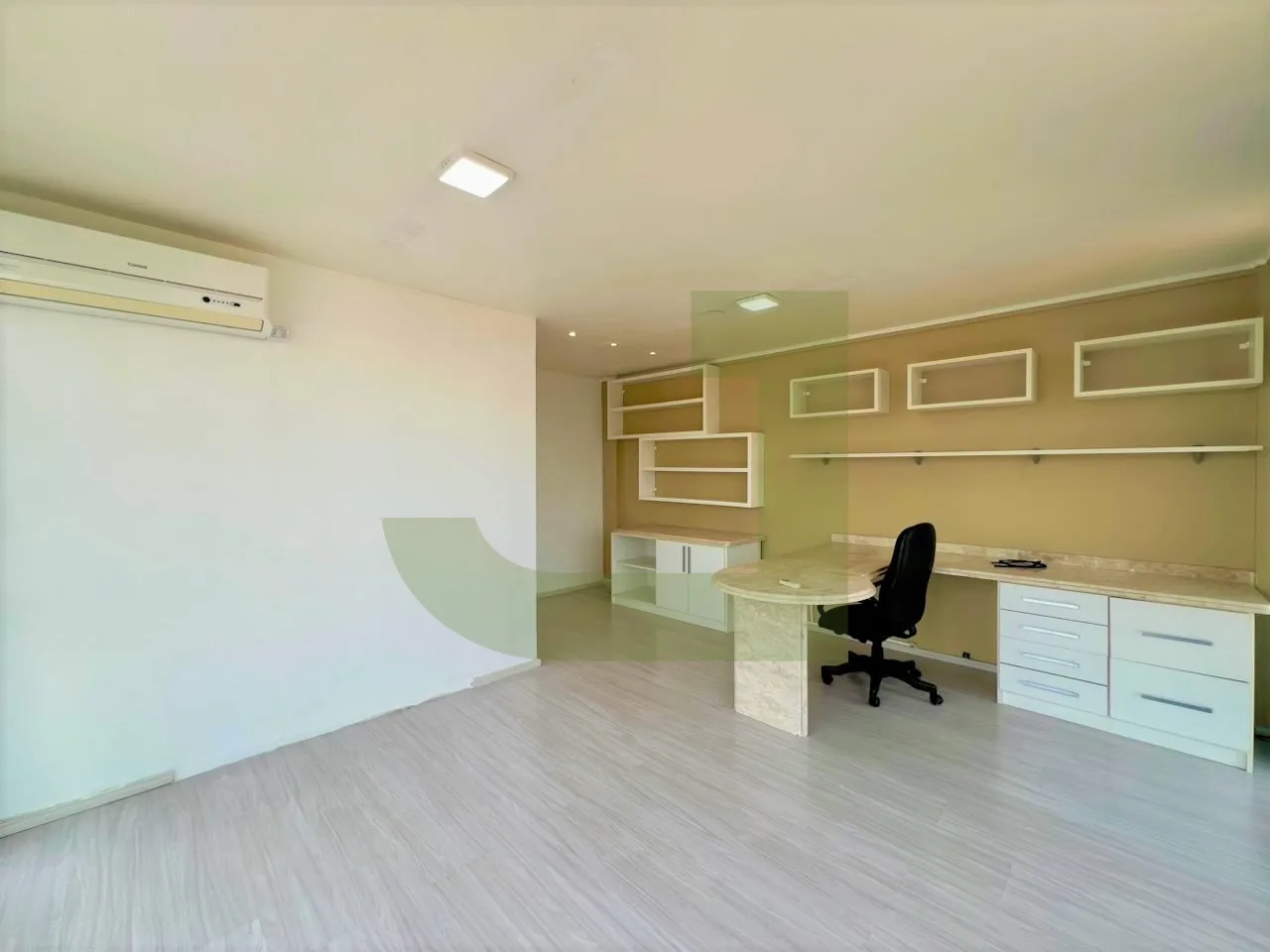 Alugar Comercial / Sala comercial em condom&iacute;nio em S&atilde;o Leopoldo R$ 1.700,00 - Foto 3