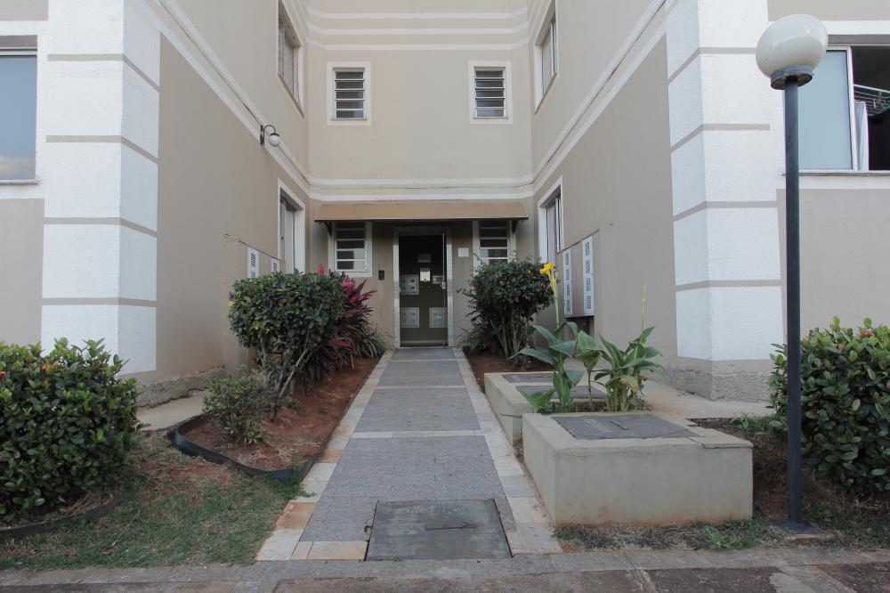 Comprar Apartamento / Padr&atilde;o em Rio Claro R$ 180.000,00 - Foto 13