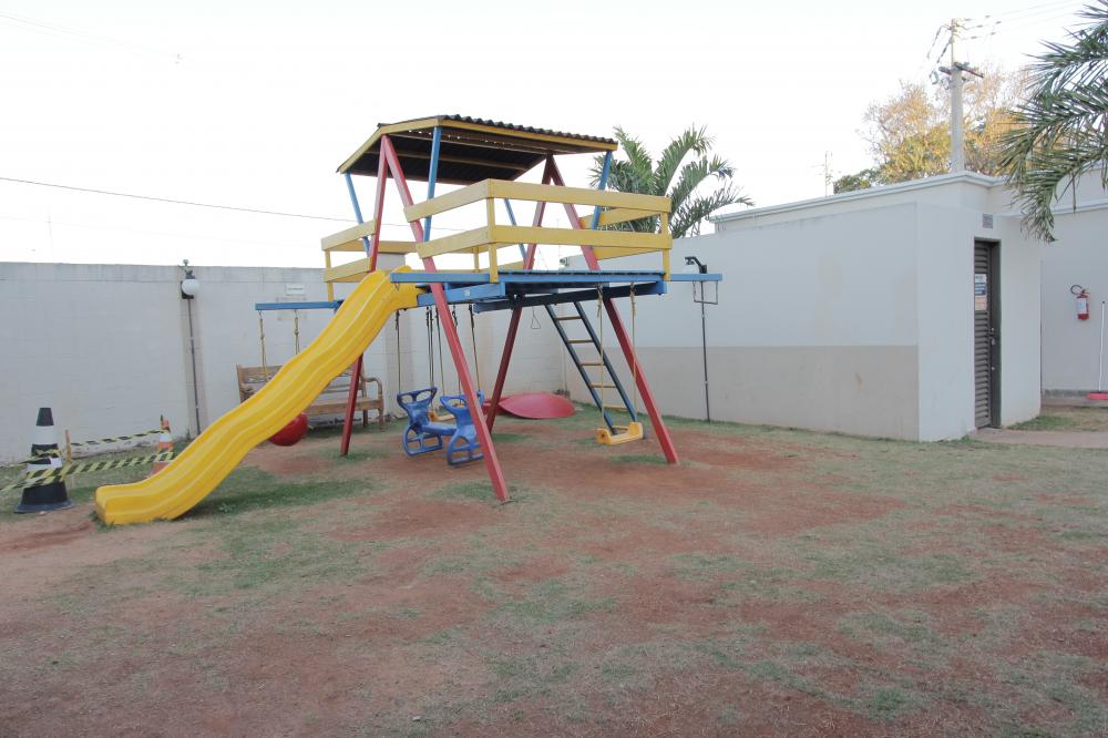 Comprar Apartamento / Padr&atilde;o em Rio Claro R$ 180.000,00 - Foto 14