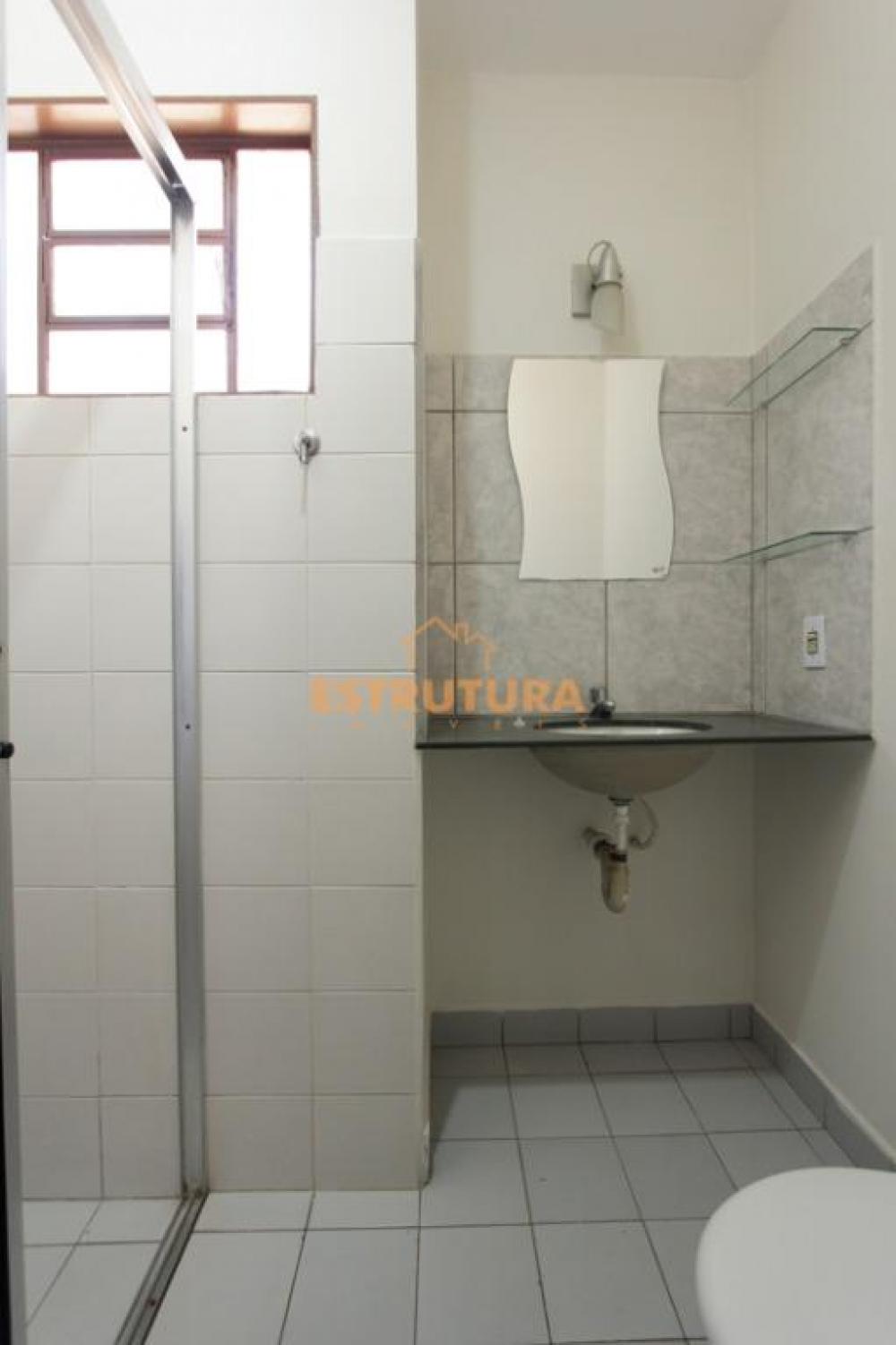 Alugar Casa / Condom&iacute;nio em Rio Claro R$ 1.600,00 - Foto 6