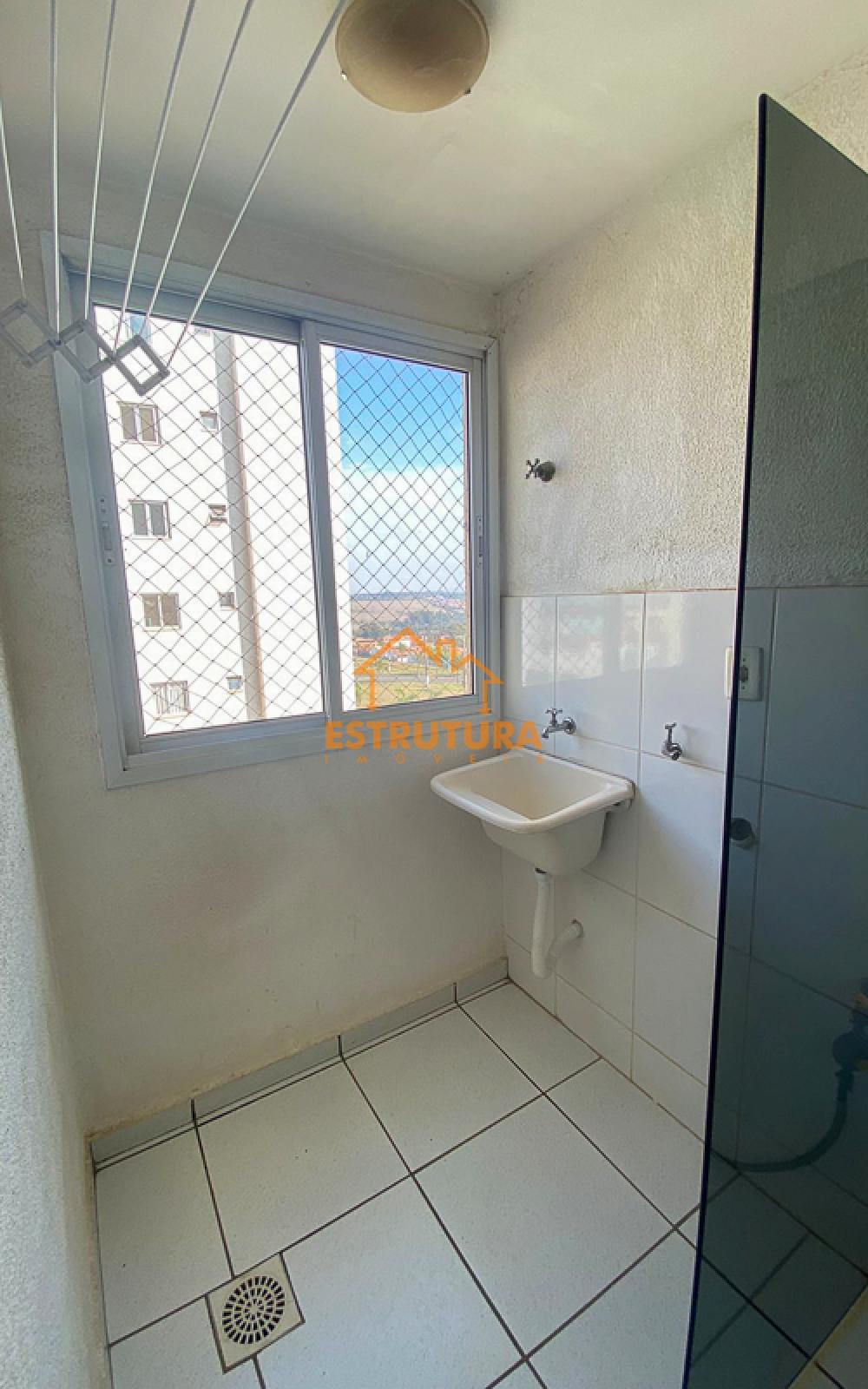 Alugar Apartamento / Padr&atilde;o em Rio Claro R$ 1.100,00 - Foto 4