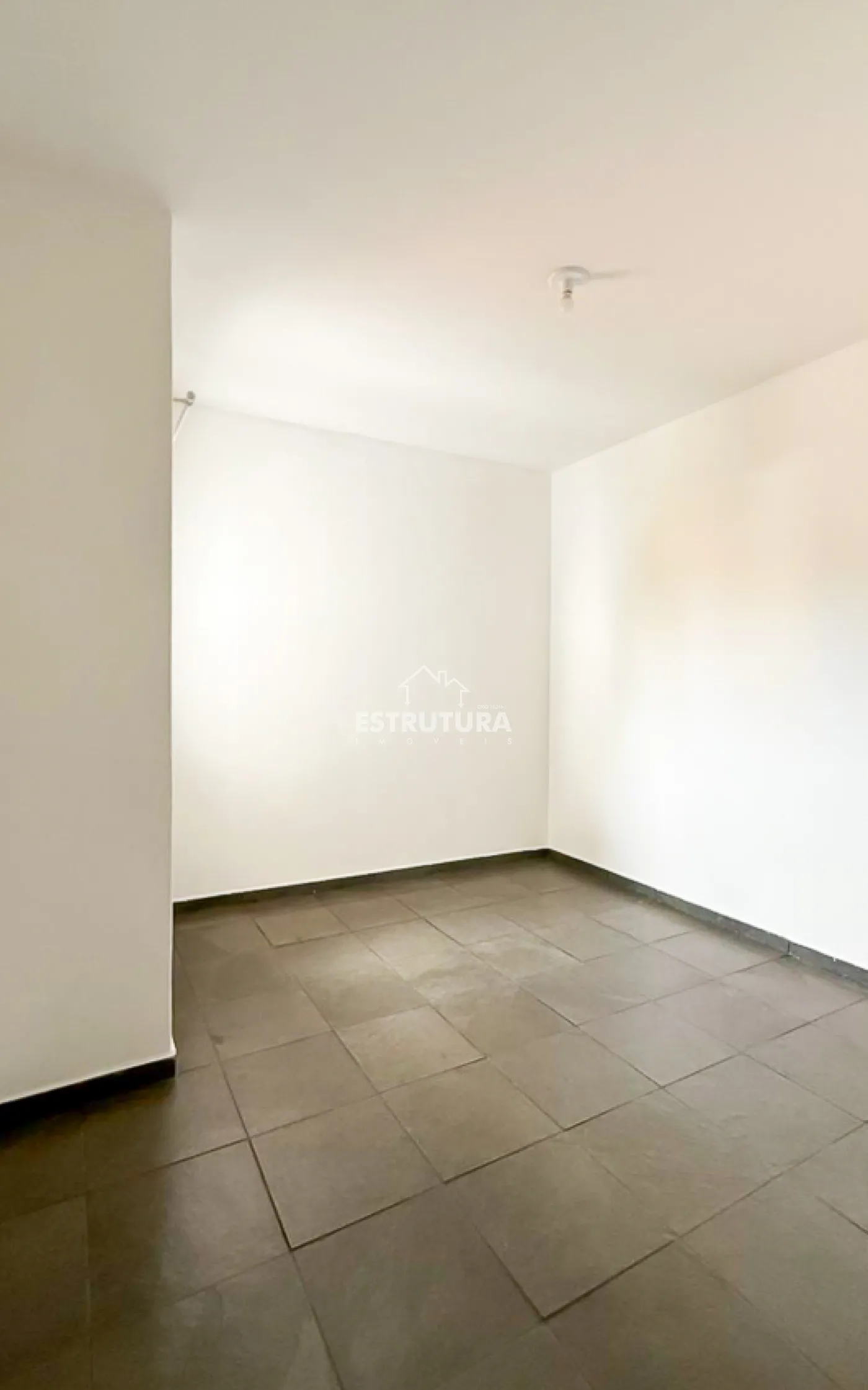 Alugar Casa / Padr&atilde;o em Rio Claro R$ 1.150,00 - Foto 3