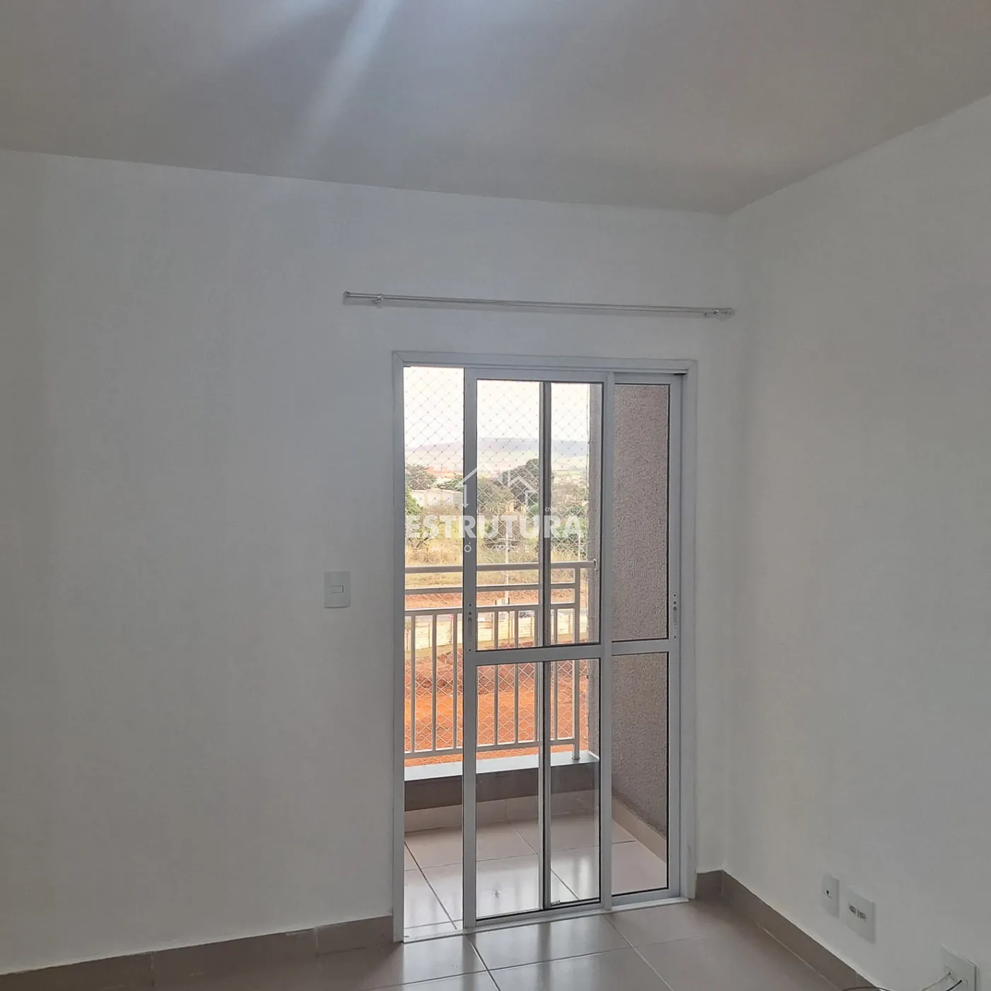 Alugar Apartamento / Padr&atilde;o em Cordeir&oacute;polis R$ 1.350,00 - Foto 2