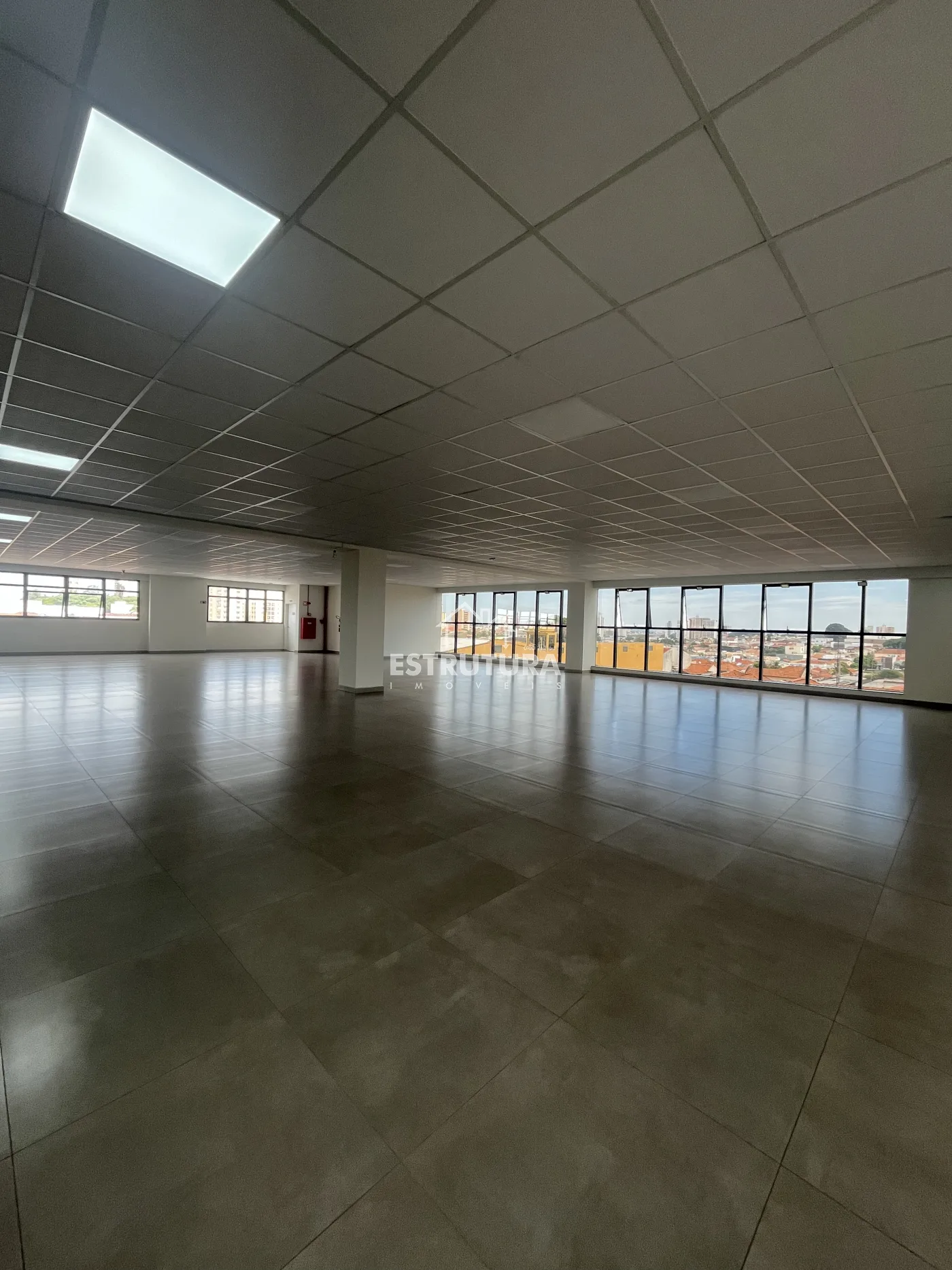 Alugar Comercial / Sal&atilde;o em Rio Claro R$ 12.000,00 - Foto 2