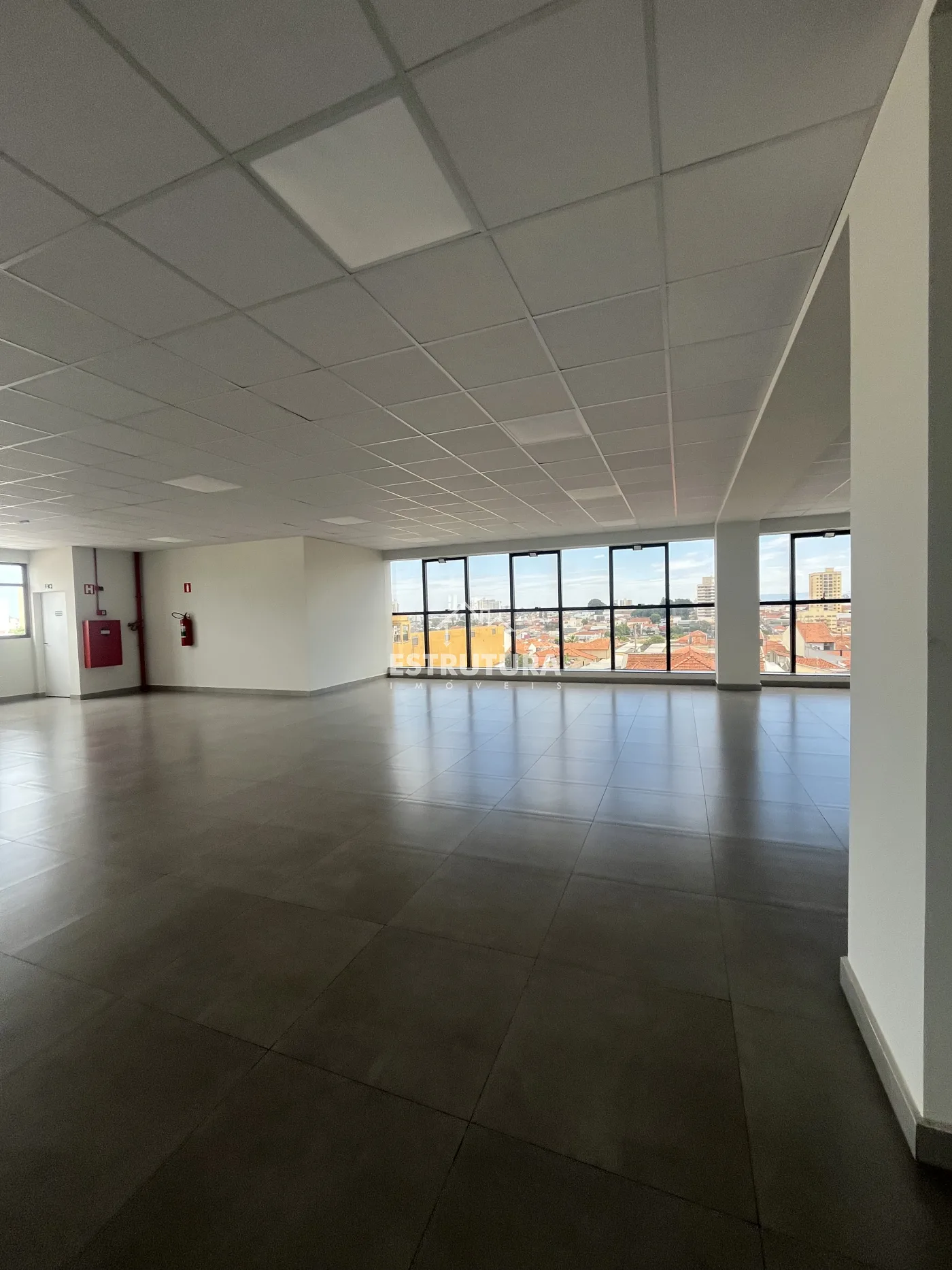 Alugar Comercial / Sal&atilde;o em Rio Claro R$ 12.000,00 - Foto 4