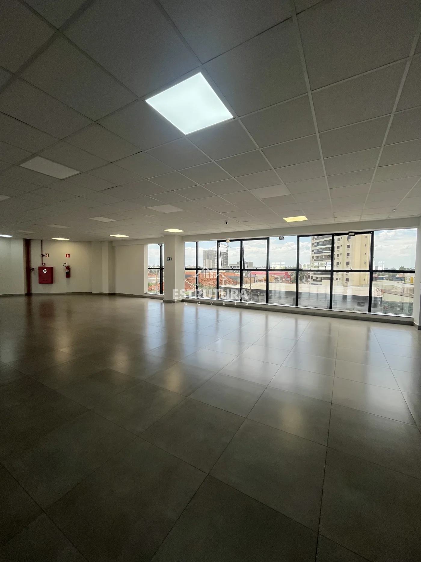 Alugar Comercial / Sal&atilde;o em Rio Claro R$ 12.000,00 - Foto 5