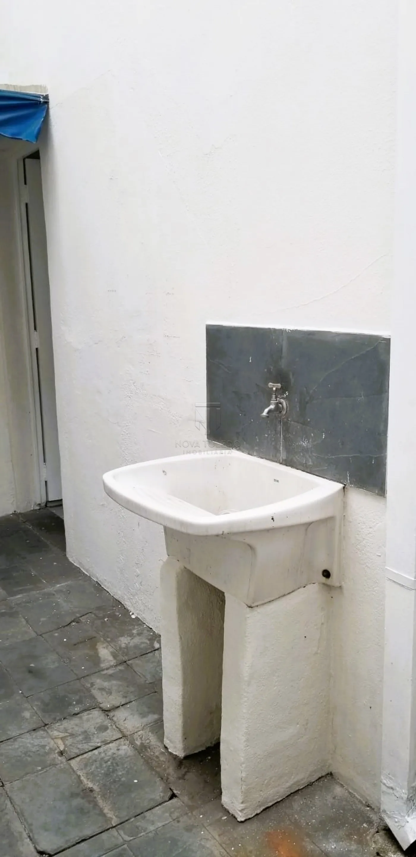 Alugar Comercial / Ponto Comercial em S&atilde;o Jos&eacute; dos Campos R$ 2.500,00 - Foto 12