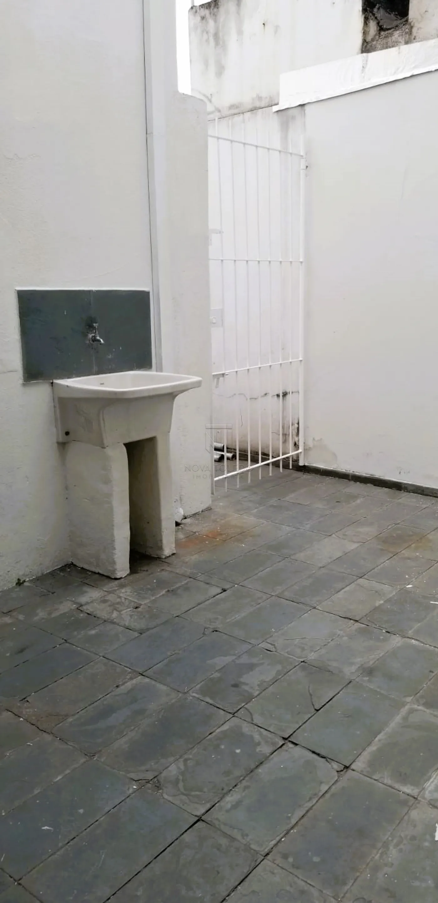 Alugar Comercial / Ponto Comercial em S&atilde;o Jos&eacute; dos Campos R$ 2.500,00 - Foto 13