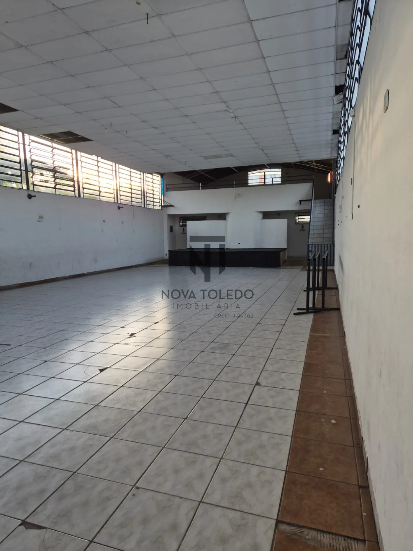 Alugar Comercial / Galp&atilde;o em S&atilde;o Jos&eacute; dos Campos R$ 15.000,00 - Foto 1