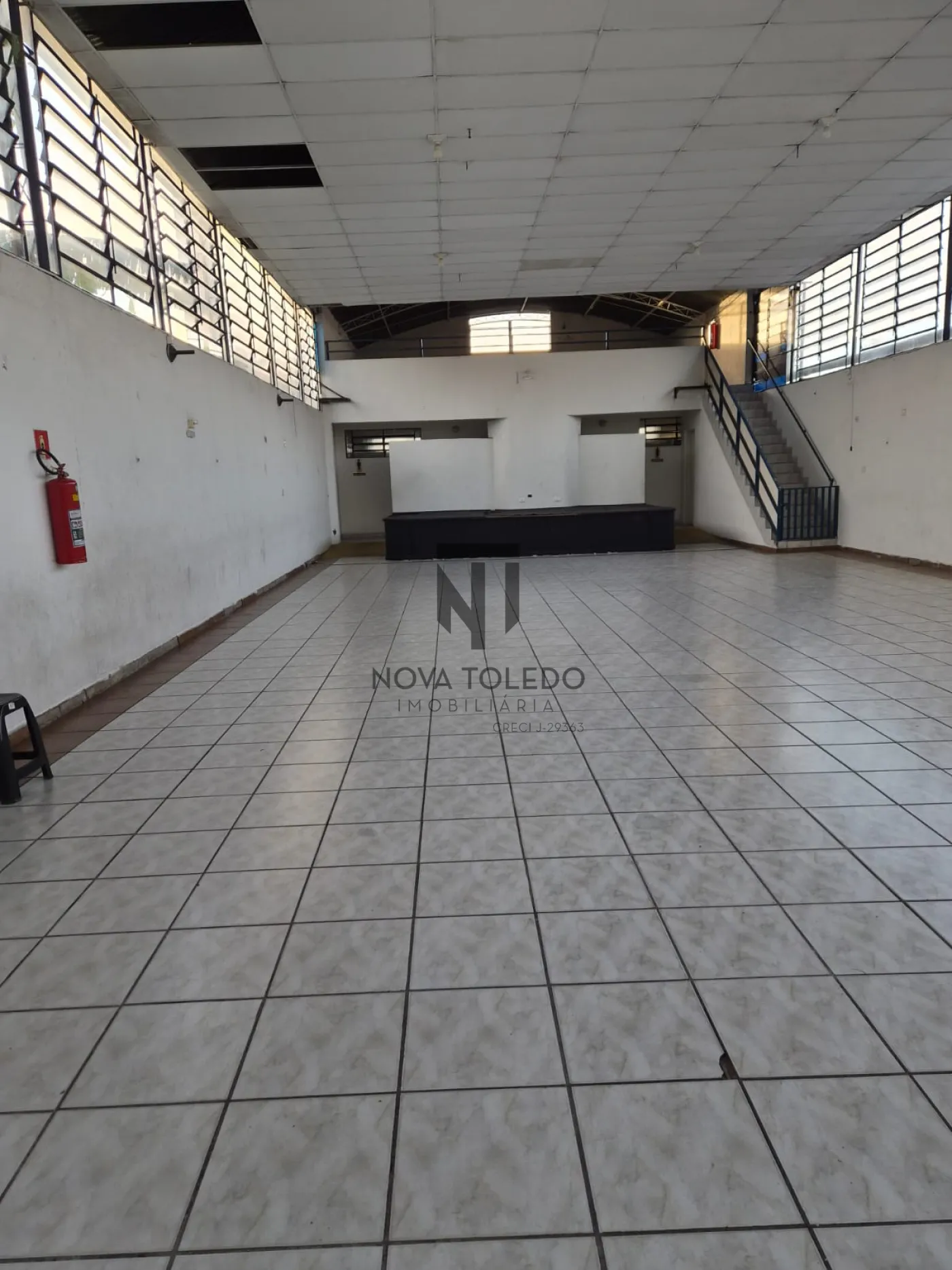 Alugar Comercial / Galp&atilde;o em S&atilde;o Jos&eacute; dos Campos R$ 15.000,00 - Foto 2