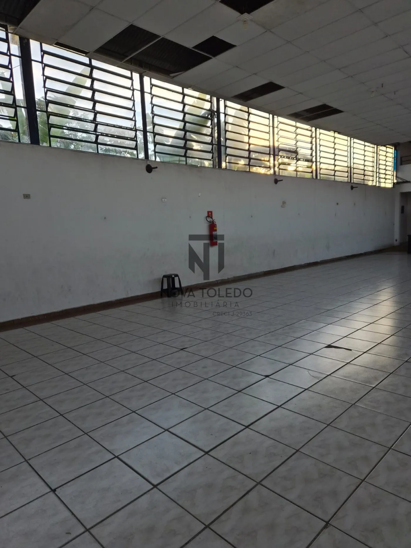 Alugar Comercial / Galp&atilde;o em S&atilde;o Jos&eacute; dos Campos R$ 15.000,00 - Foto 4