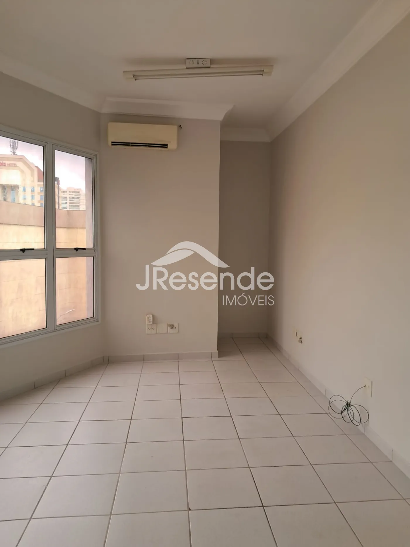 Alugar Comercial / Loja em Pr&eacute;dio Comercial em Ribeir&atilde;o Preto R$ 1.100,00 - Foto 5