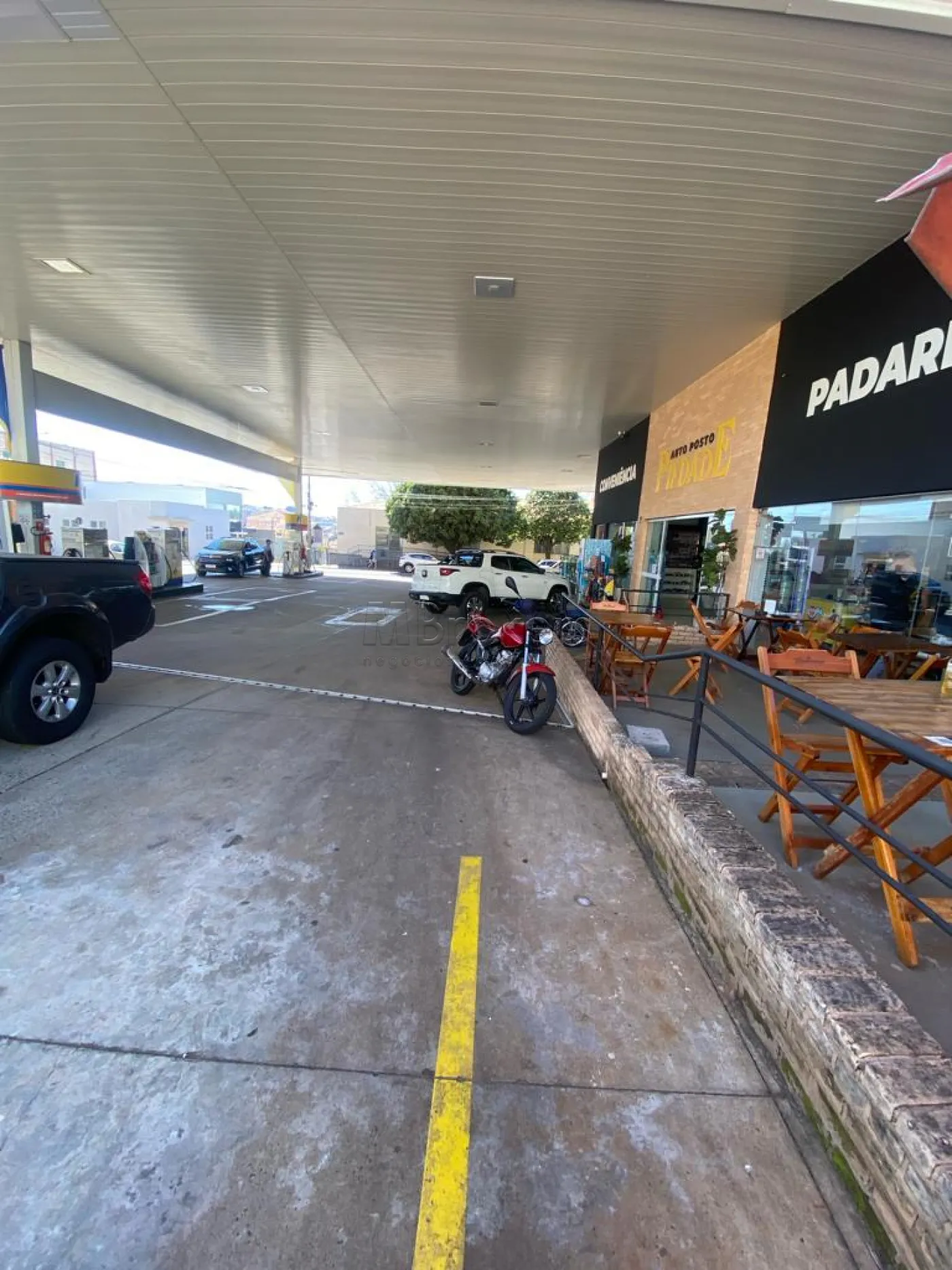 Comprar Comercial / Pr&eacute;dio em Len&ccedil;&oacute;is Paulista R$ 800.000,00 - Foto 2