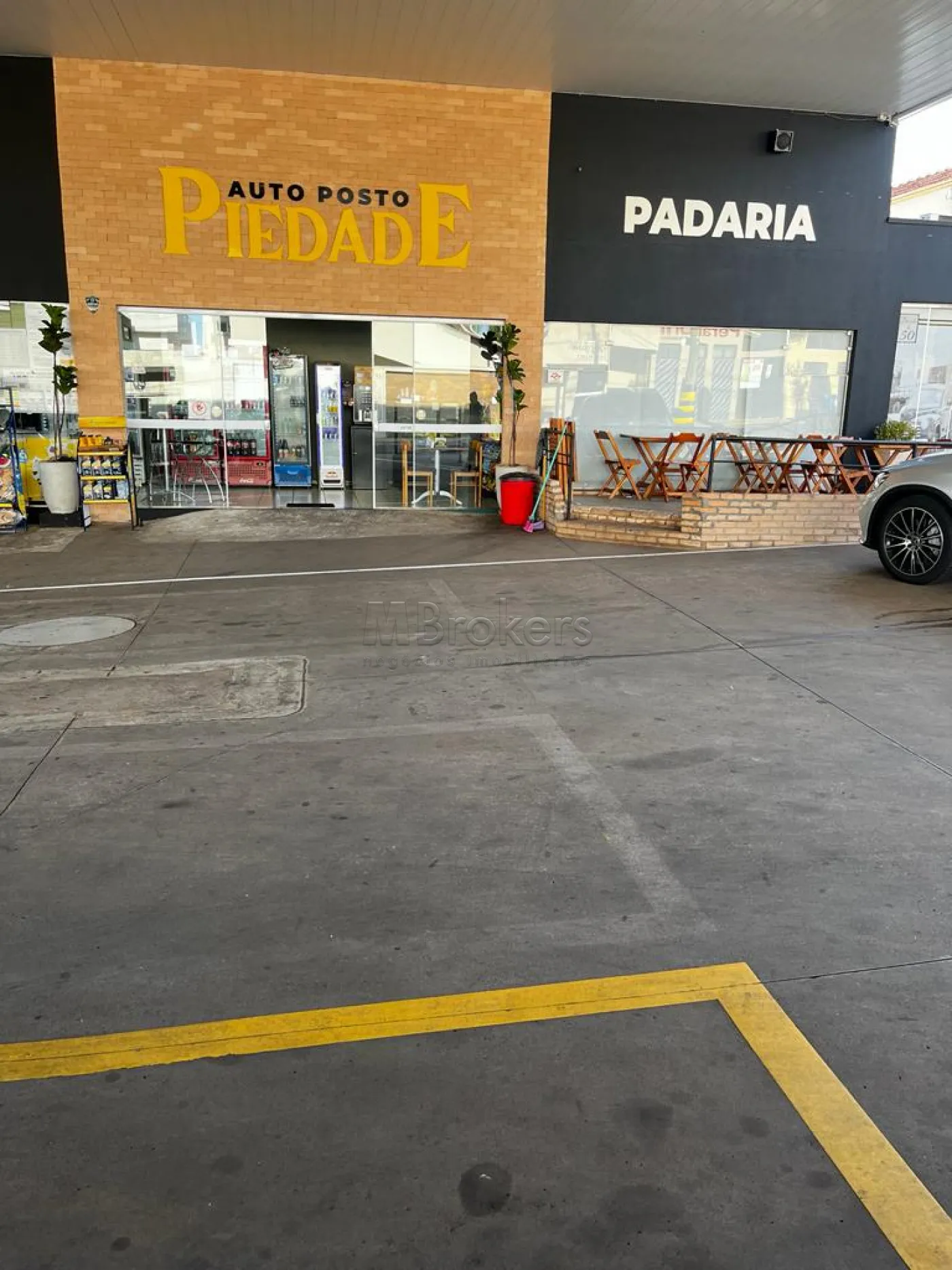Comprar Comercial / Pr&eacute;dio em Len&ccedil;&oacute;is Paulista R$ 800.000,00 - Foto 3