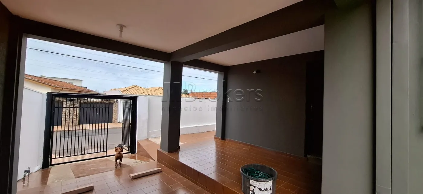 Alugar Casa / Padr&atilde;o em Botucatu R$ 2.300,00 - Foto 1