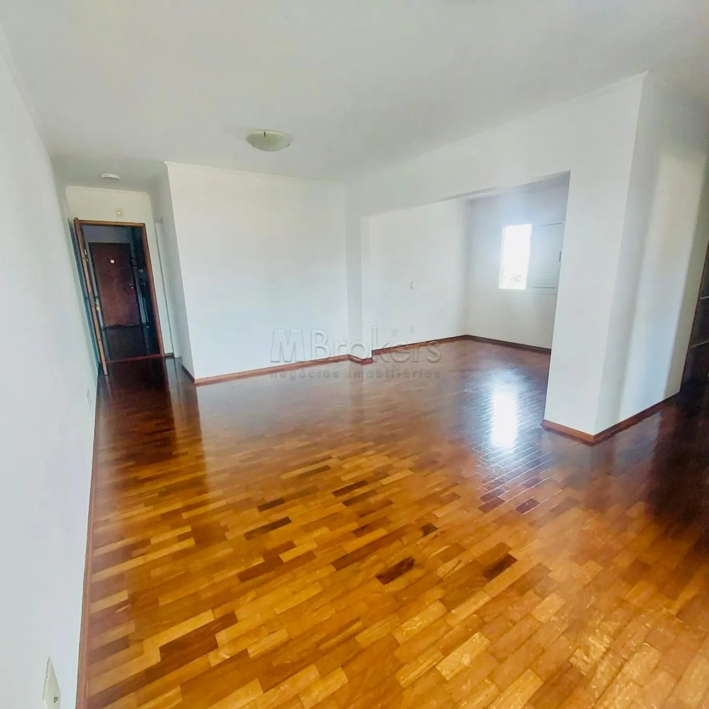 APARTAMENTO, 3 qtos (1 st).