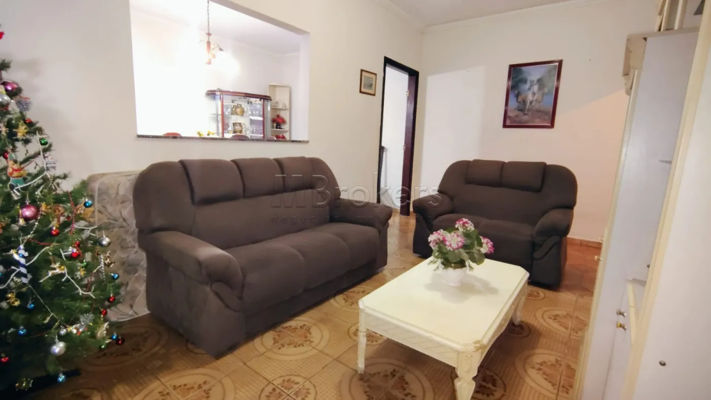 Comprar Casa / Padr&atilde;o em Botucatu R$ 415.000,00 - Foto 1
