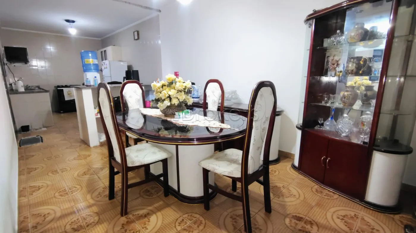 Comprar Casa / Padr&atilde;o em Botucatu R$ 415.000,00 - Foto 2