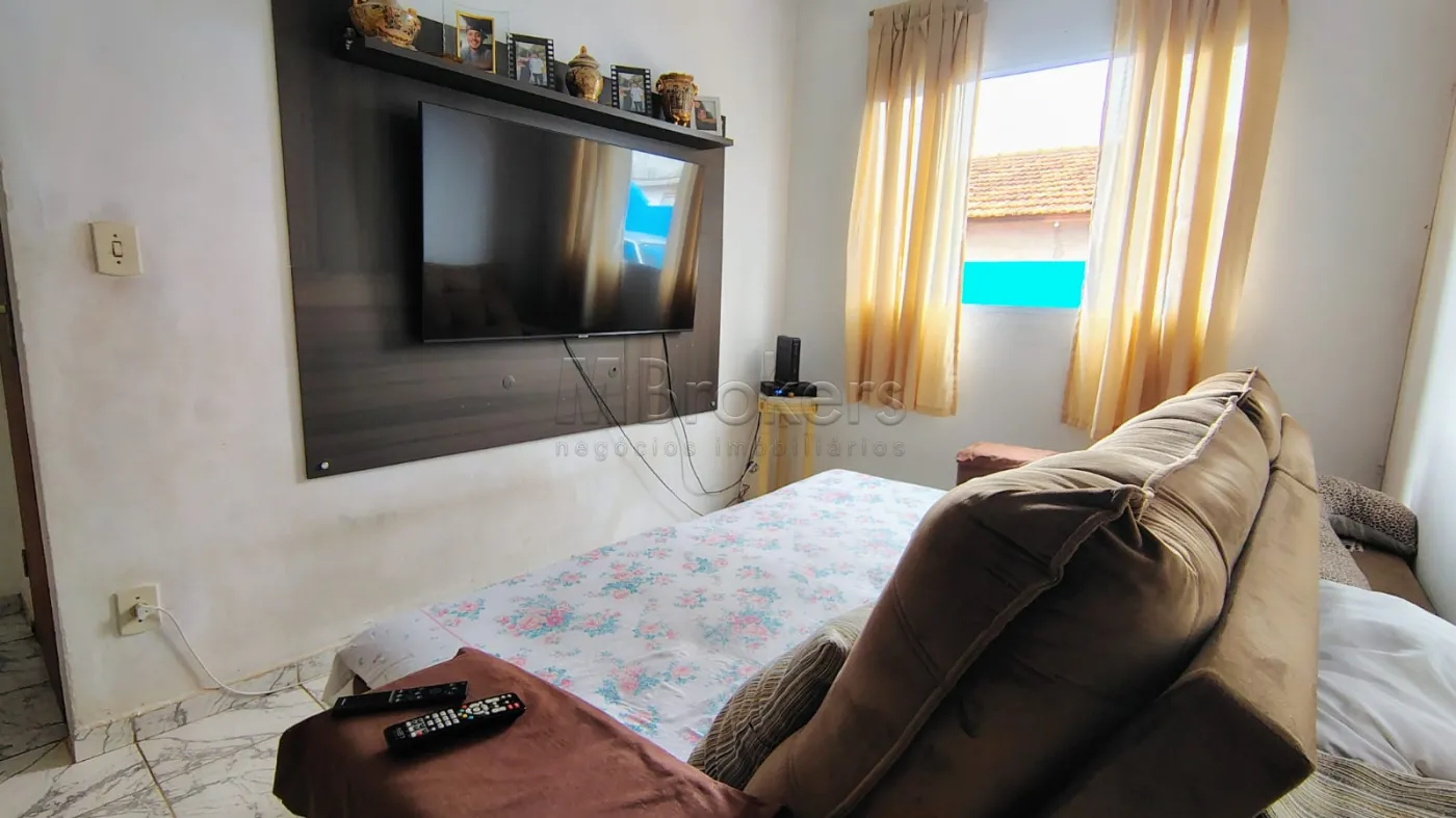 Comprar Casa / Padr&atilde;o em Botucatu R$ 415.000,00 - Foto 23