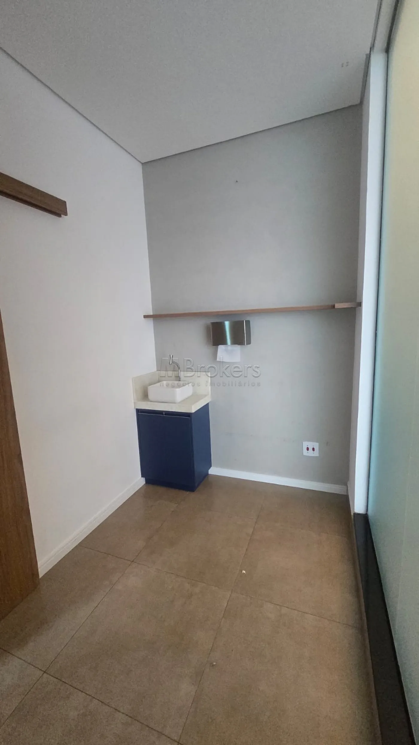 Alugar Comercial / Loja em Botucatu R$ 3.000,00 - Foto 7