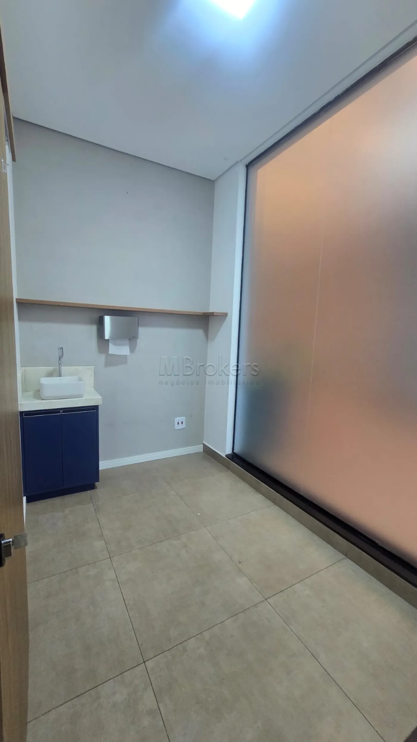 Alugar Comercial / Loja em Botucatu R$ 3.000,00 - Foto 13