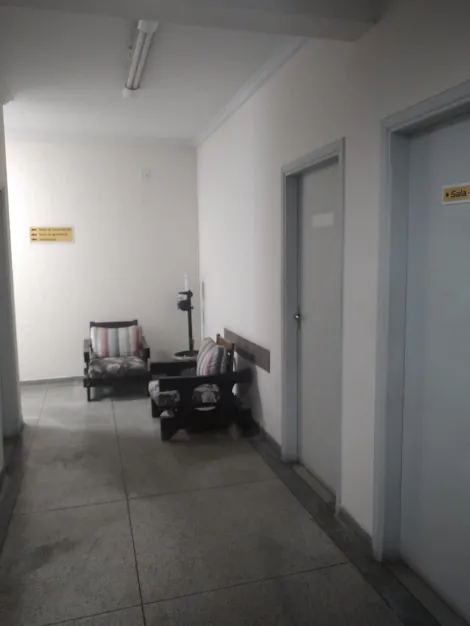 Botucatu Centro Salao Locacao R$ 600,00 Condominio R$250,00 