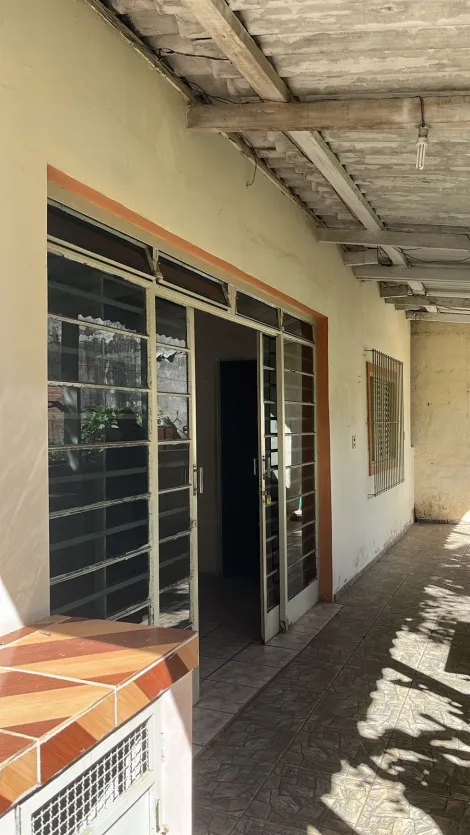 Botucatu Centro Casa Venda R$290.000,00 3 Dormitorios  Area do terreno 340.00m2 Area construida 123.60m2