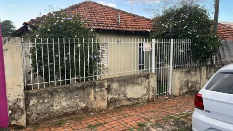 Botucatu Centro Casa Venda R$220.000,00 2 Dormitorios  Area do terreno 241.33m2 Area construida 64.80m2