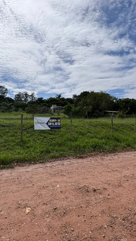 Botucatu Parque dos Pinheiros Area Locacao R$ 2.000,00  Area do terreno 6988.50m2 