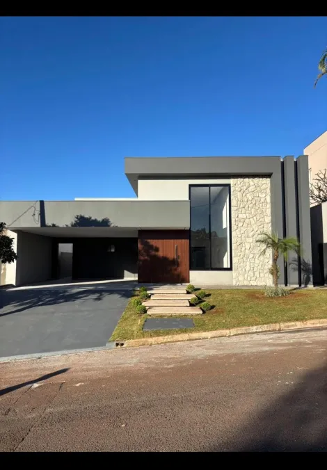 Botucatu Parque Residencial Nazare Casa Venda R$1.600.000,00 Condominio R$500,00 3 Dormitorios 3 Vagas Area do terreno 450000.00m2 Area construida 256.00m2