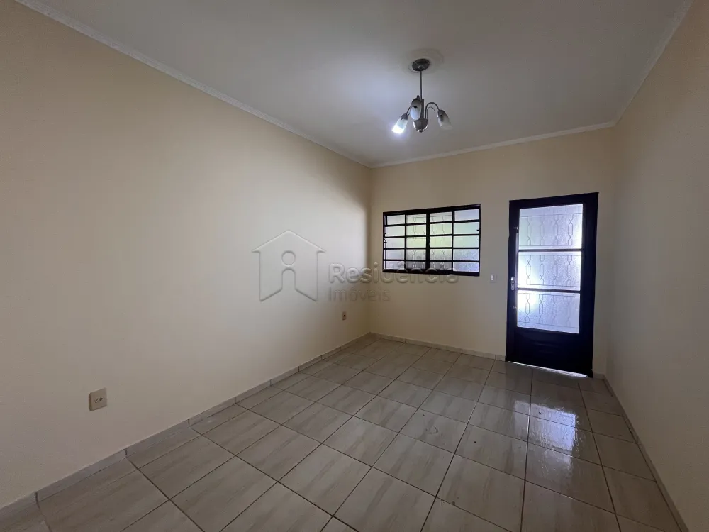 Comprar Casa / Padr&atilde;o em Mococa R$ 240.000,00 - Foto 4