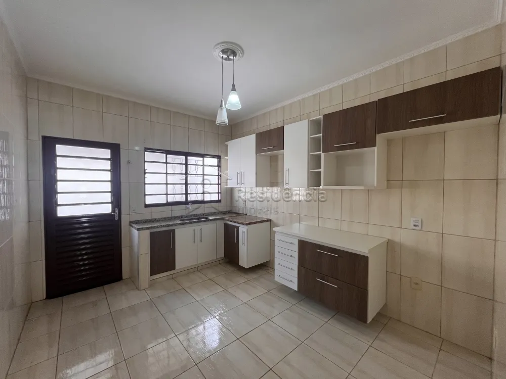 Comprar Casa / Padr&atilde;o em Mococa R$ 240.000,00 - Foto 5