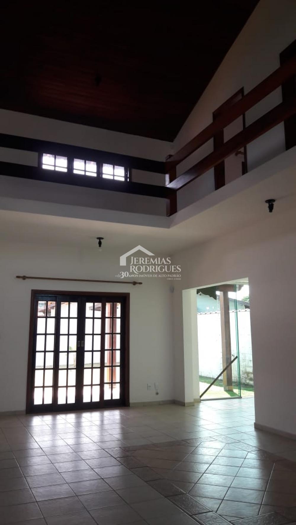Alugar Casa / Sobrado em Pindamonhangaba R$ 3.500,00 - Foto 2