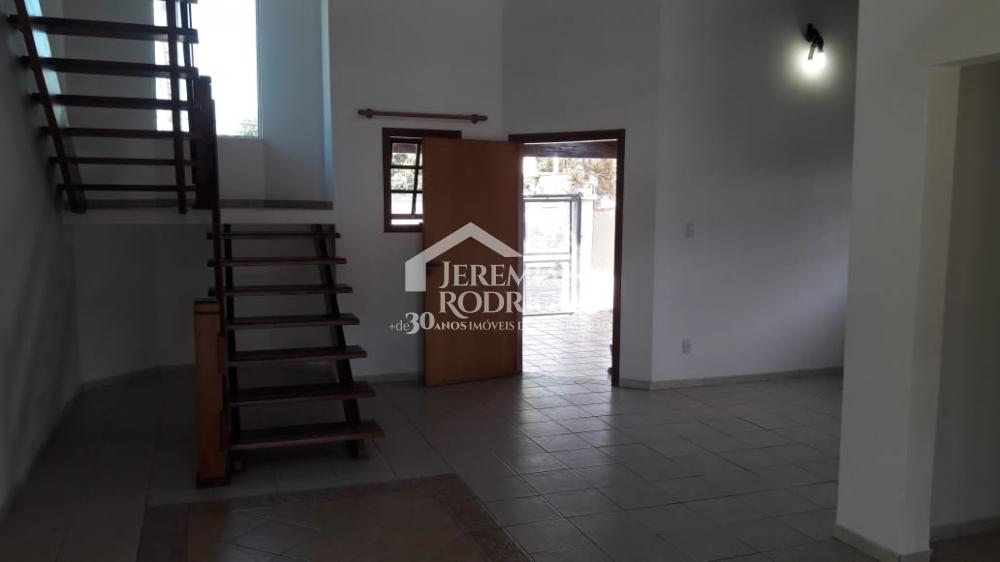 Alugar Casa / Sobrado em Pindamonhangaba R$ 3.500,00 - Foto 1