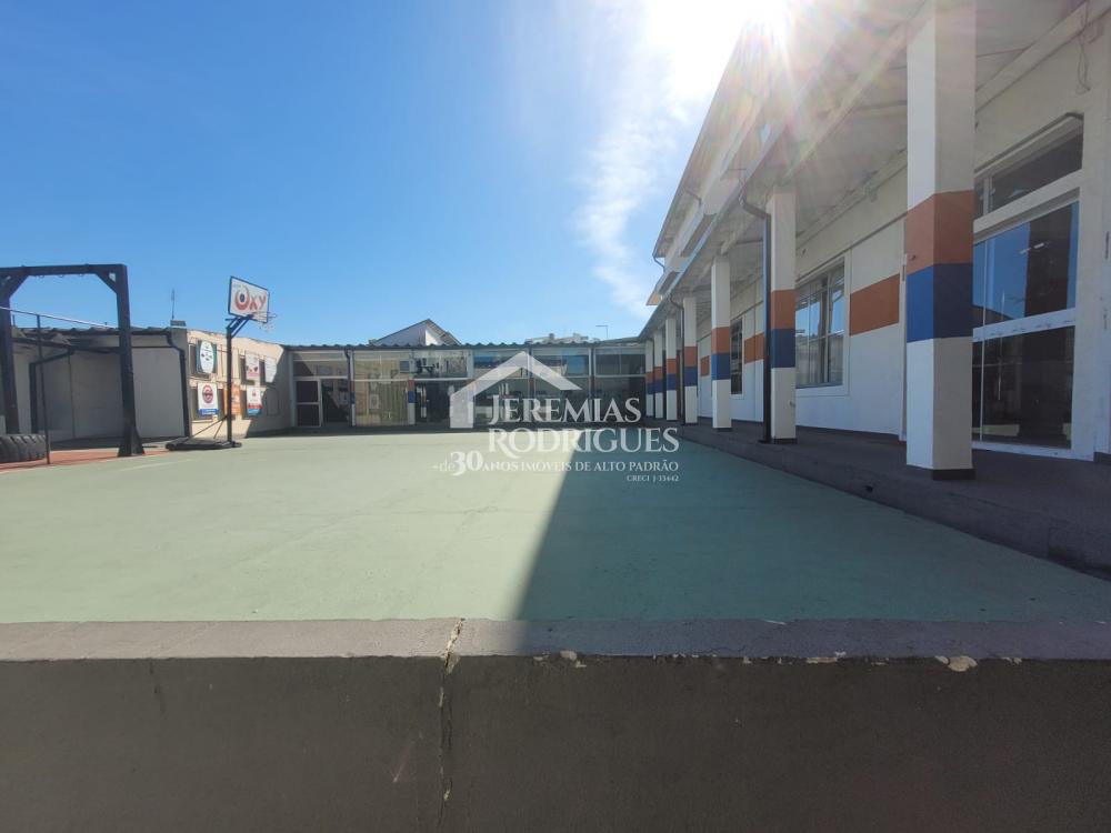 Alugar Comercial / Ponto Comercial em Pindamonhangaba R$ 17.000,00 - Foto 2
