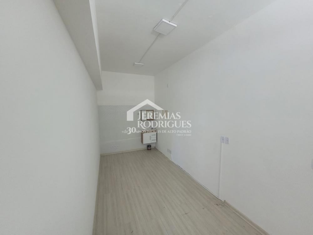 Alugar Comercial / Ponto Comercial em Pindamonhangaba R$ 17.000,00 - Foto 9